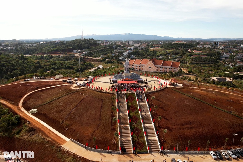 Đắk Nông khánh thành tượng đài kỷ niệm 110 năm khởi nghĩa NTrang Lơng - 3 Đắk Nông khánh thành tượng đài kỷ niệm 110 năm khởi nghĩa NTrang Lơng - 3