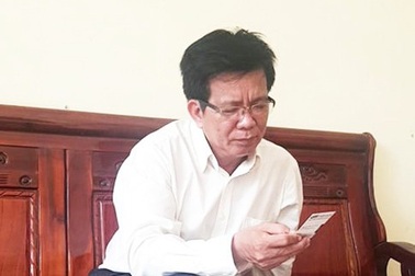 Đề nghị cách chức hiệu trưởng vụ “cô giáo quỳ gối”