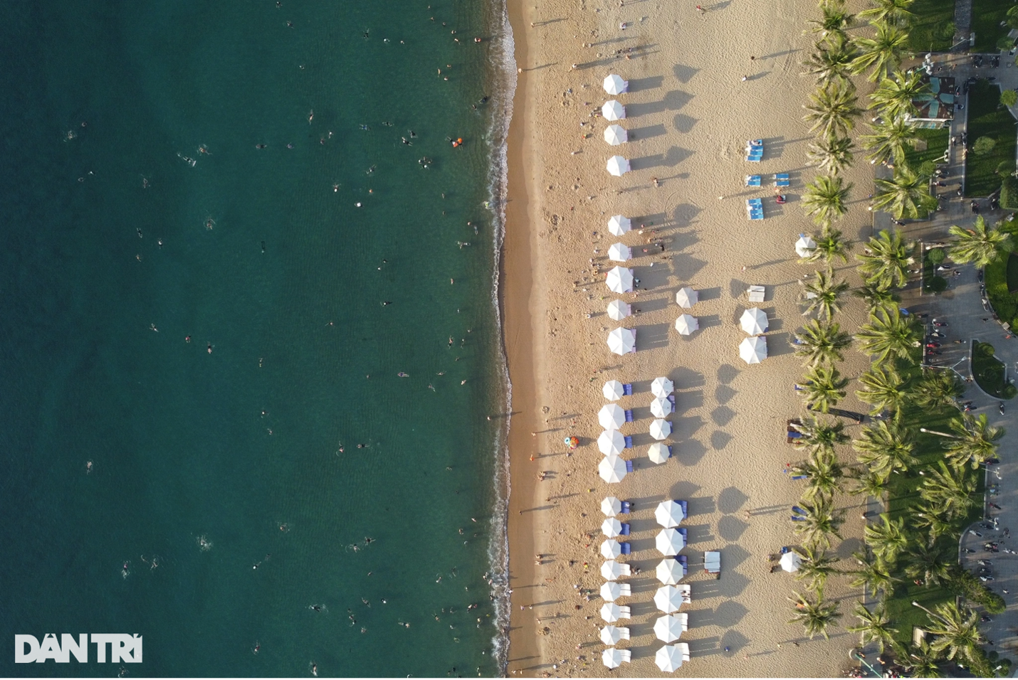 ແລ່ນເພື່ອສຸຂະພາບຮ່າງກາຍ, ເດີນທາງໄປບຳລຸງຈິດໃຈດ້ວຍ Unique Nha Trang H-Marathon 2024 - 2 Chạy bộ khỏe cơ thể, du lịch dưỡng tinh thần với Unique Nha Trang H-Marathon 2024 - 2