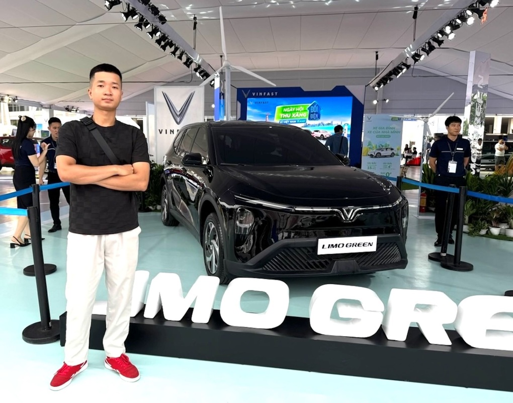 VinFast Limo Green xuất hiện tại sự kiện “Thu xăng - Đổi điện” - 4 VinFast Limo Green xuất hiện tại sự kiện “Thu xăng - Đổi điện” - 4