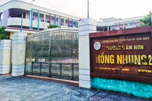 Vụ trẻ bị bỏ quên trên ô tô: Khởi tố nhân viên phụ trách đưa đón