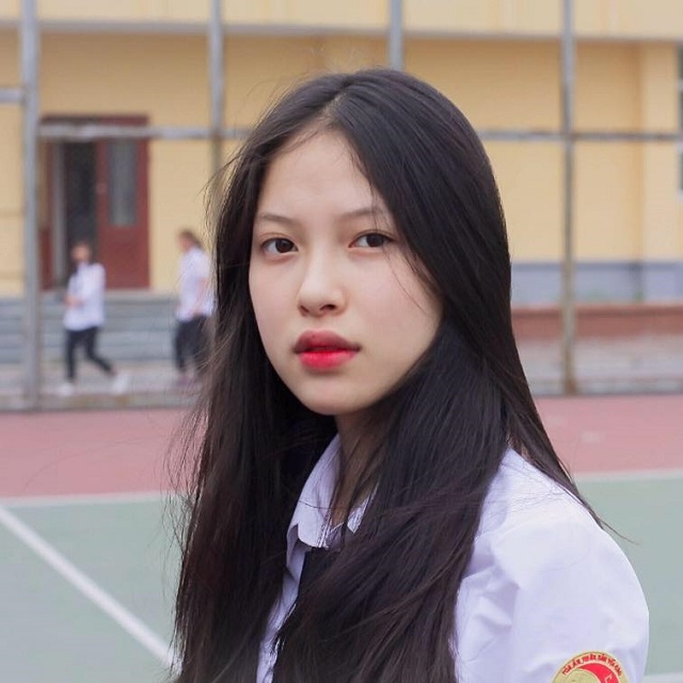 Hot girl thẩm phán lại gây sốt khi diện cảnh phục - 4 Hot girl thẩm phán lại gây sốt khi diện cảnh phục - 4