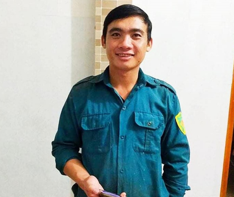 Gặp người dũng cảm vật lộn với Hà Bá cứu nữ sinh nhảy cầu - 2 Gặp người dũng cảm vật lộn với Hà Bá cứu nữ sinh nhảy cầu - 2