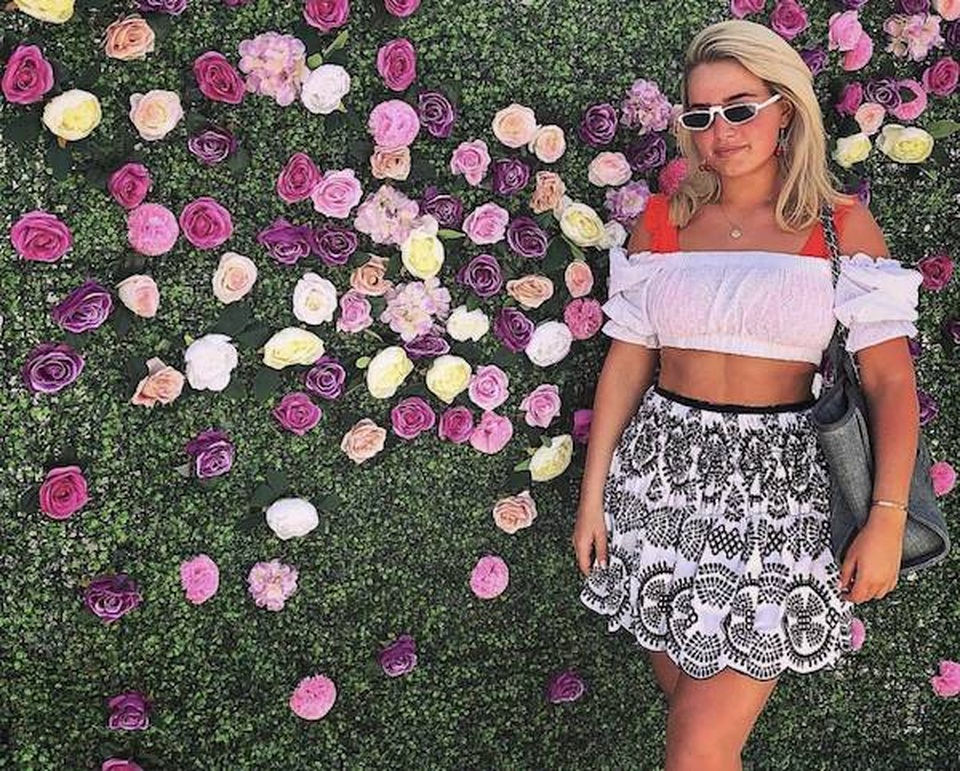 Ngắm những “nửa kia” nóng bỏng của các cầu thủ Everton - 9