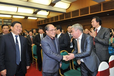 Chủ tịch Quốc hội chúc mừng Ngày Thầy thuốc Việt Nam tại Bệnh viện Bạch Mai