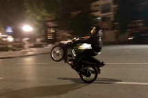 Triệu tập 28 thanh niên phóng xe, lạng lách quanh hồ Gươm