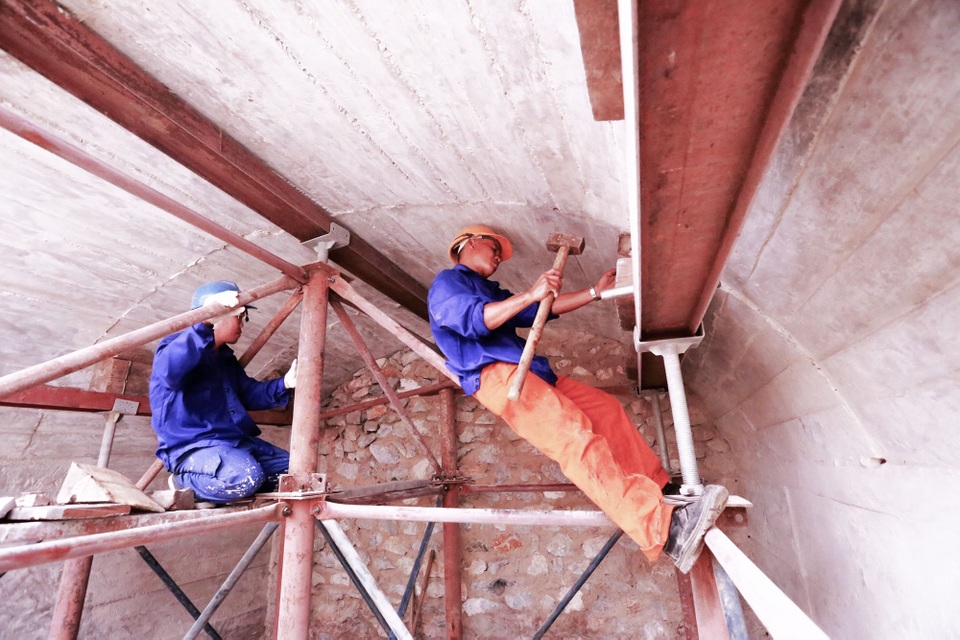 Thêm một vòm cầu trăm tuổi phố Phùng Hưng được đục thông - 10 Thêm một vòm cầu trăm tuổi phố Phùng Hưng được đục thông - 10