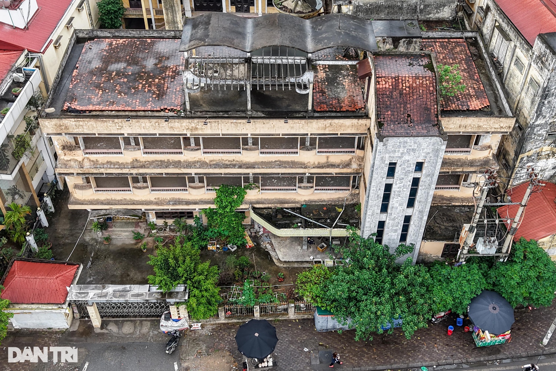 Hàng loạt trụ sở công ở Hà Nội bị bỏ hoang nhiều năm gây lãng phí - 10 Hàng loạt trụ sở công ở Hà Nội bị bỏ hoang nhiều năm gây lãng phí - 10