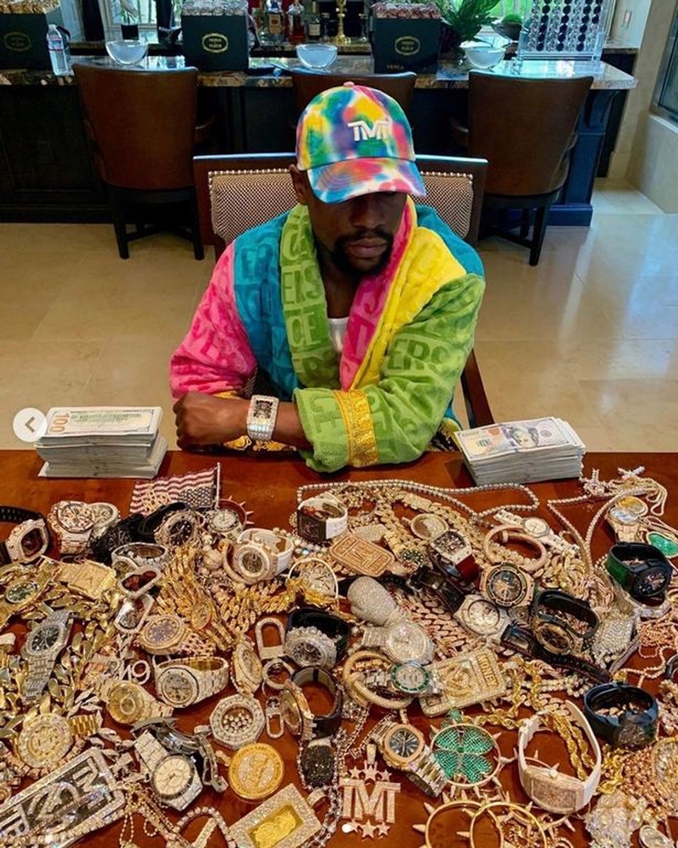 Floyd Mayweather khẳng định tiền bạc không lung lạc nhân cách - 1 Floyd Mayweather khẳng định tiền bạc không lung lạc nhân cách - 1