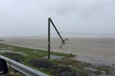 EVN nỗ lực khắc phục sự cố lưới điện do ảnh hưởng cơn bão số 10