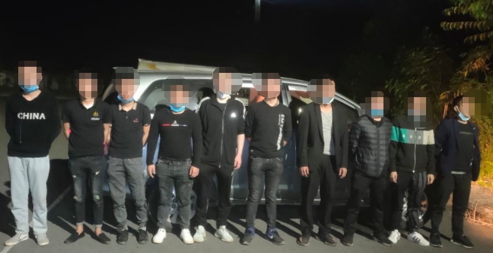Triệt phá nhóm chuyên tổ chức cho người Trung Quốc xuất cảnh trái phép - 1 Triệt phá nhóm chuyên tổ chức cho người Trung Quốc xuất cảnh trái phép - 1