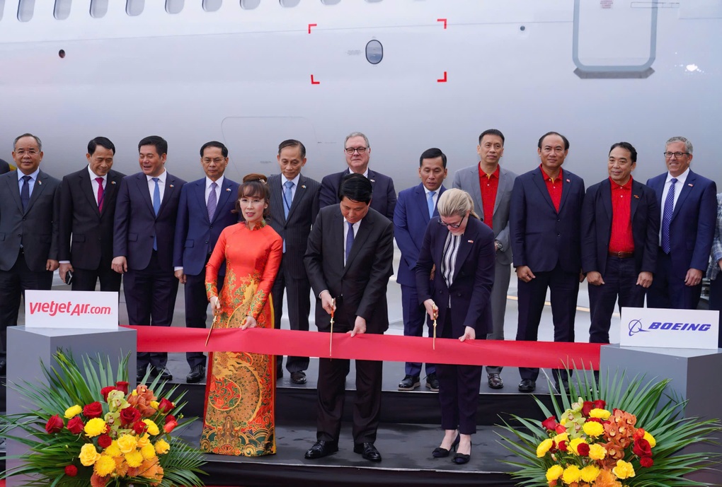 Vietjet nhận bàn giao tàu bay Boeing đầu tiên - 3 Vietjet nhận bàn giao tàu bay Boeing đầu tiên - 3