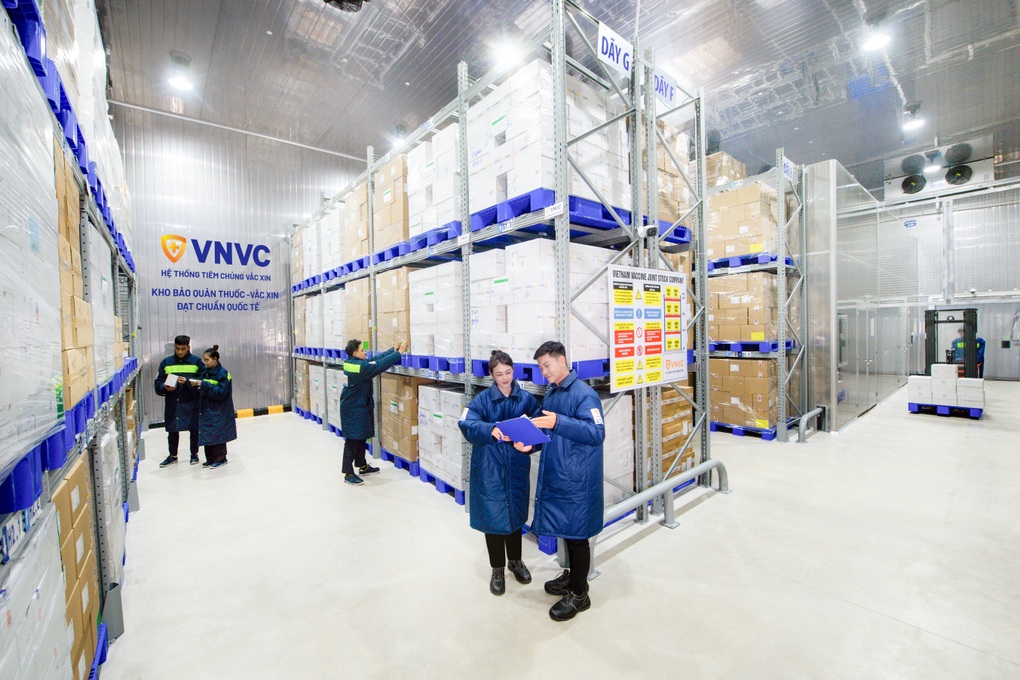 Hệ thống trung tâm tiêm chủng VNVC vào Top 10 nhãn hiệu nổi tiếng Việt Nam 2024 - 2