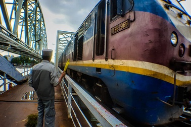 Cầu đường sắt trăm tuổi chính thức trở thành chứng nhân lịch sử của Sài Gòn