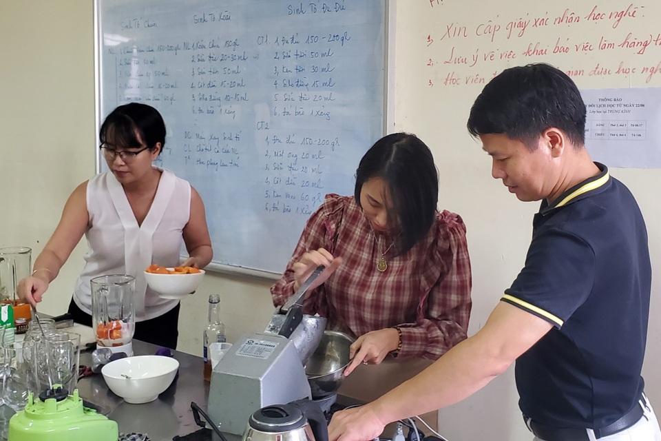Nâng mức hỗ trợ học nghề cho lao động thất nghiệp lên 1,5 triệu đồng/tháng - 1 Nâng mức hỗ trợ học nghề cho lao động thất nghiệp lên 1,5 triệu đồng/tháng - 1