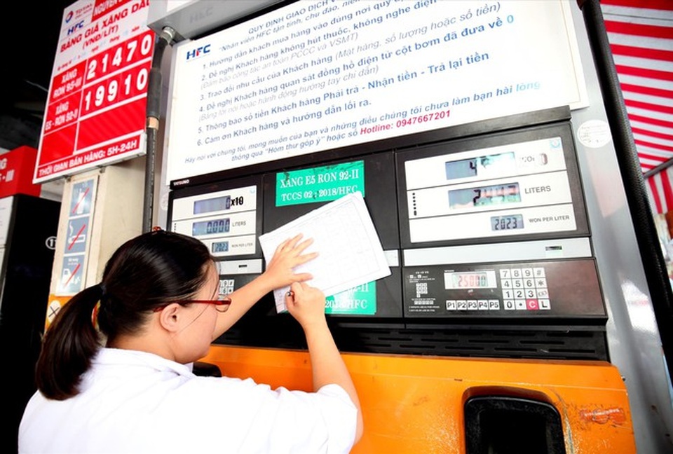 Những khoảng tối mập mờ, khó quản của thị trường xăng dầu - 1 Những khoảng tối mập mờ, khó quản của thị trường xăng dầu - 1