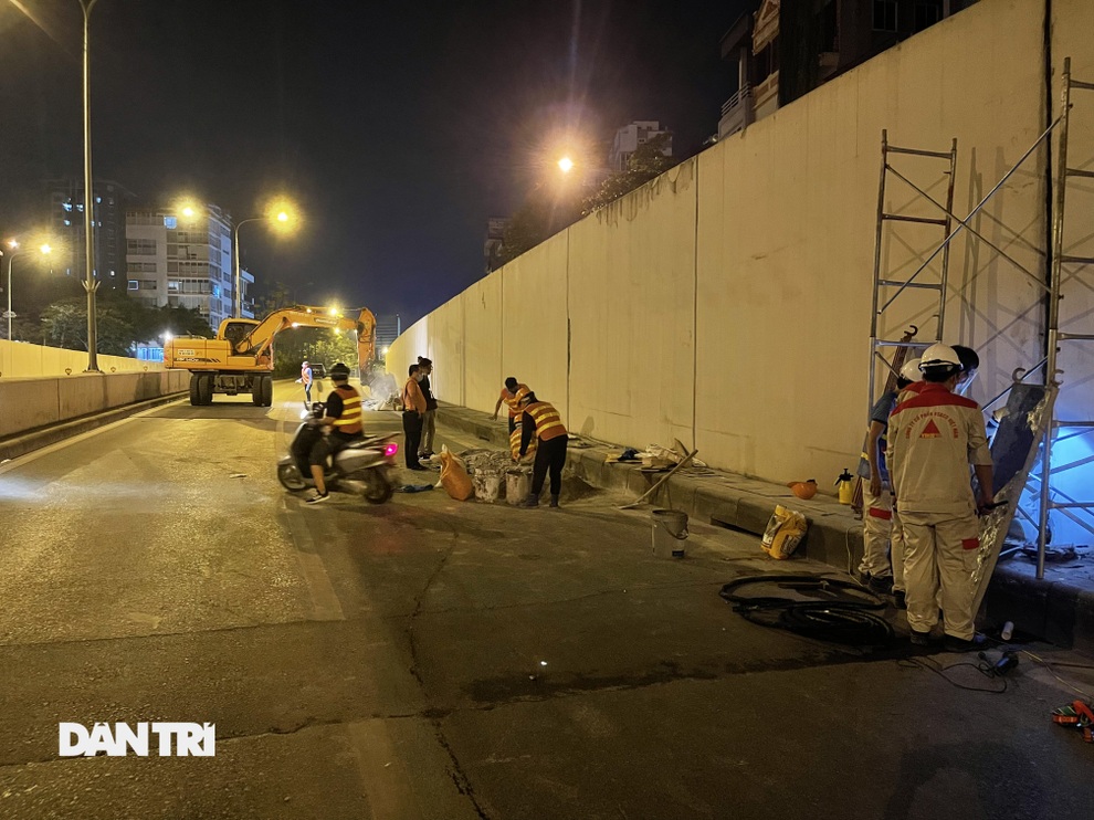 Hà Nội: Công nhân thâu đêm sửa chữa hầm Kim Liên - 5 Hà Nội: Công nhân thâu đêm sửa chữa hầm Kim Liên - 5