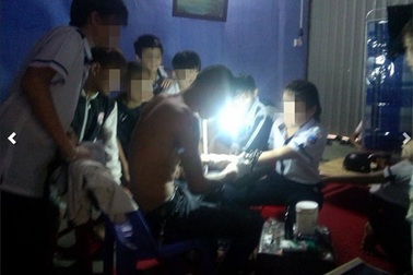 "Giật mình" dàn học sinh cấp 2 Kon Tum rủ nhau xăm trổ