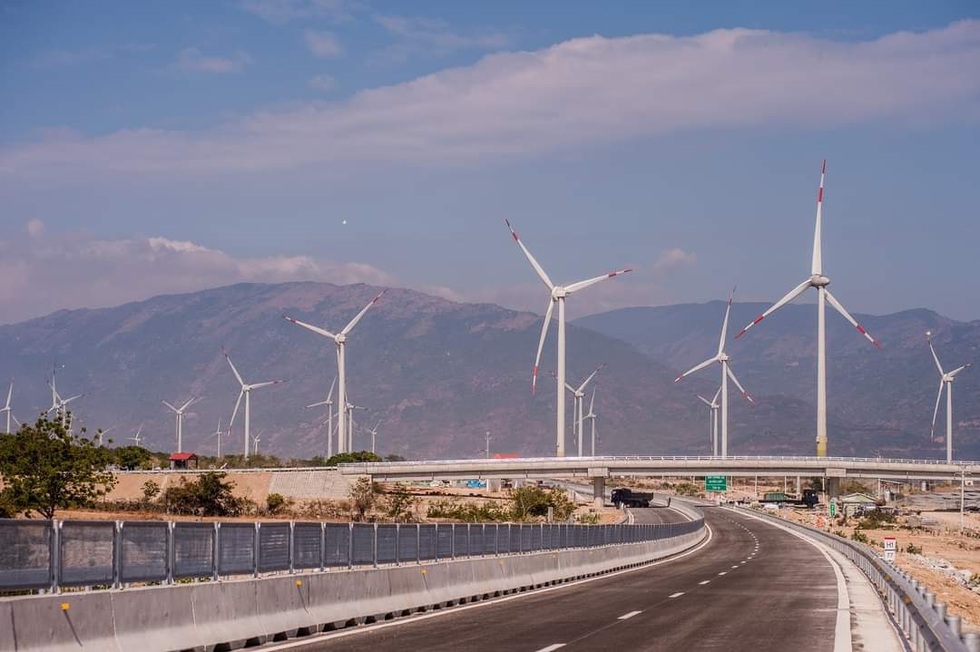 Thông tuyến cao tốc Hà Nội - Vinh, TPHCM - Nha Trang dịp 30/4