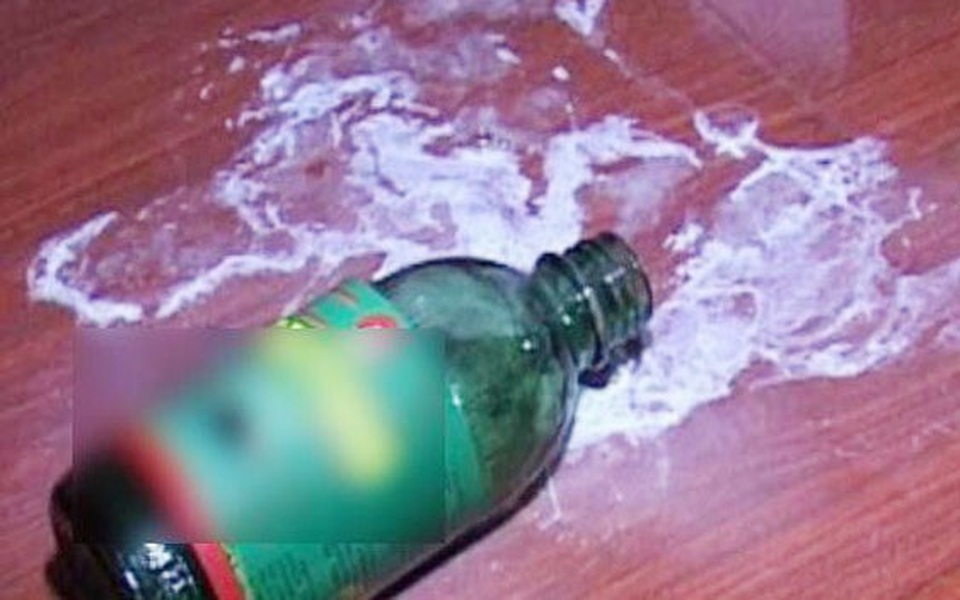 Chồng ép vợ uống thuốc diệt cỏ trước khi ra tòa ly hôn - 1 Chồng ép vợ uống thuốc diệt cỏ trước khi ra tòa ly hôn - 1