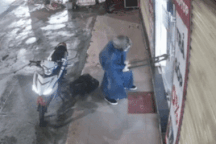 Xem video kẻ gian bẻ khóa, mở két sắt cửa hàng FPT ở Đà Nẵng