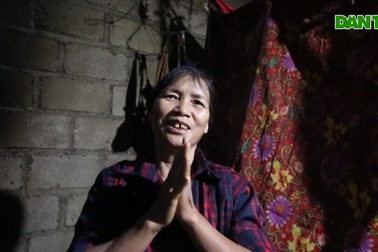 Người phụ nữ "hóa điên", 17 năm chờ chồng bên mâm cơm