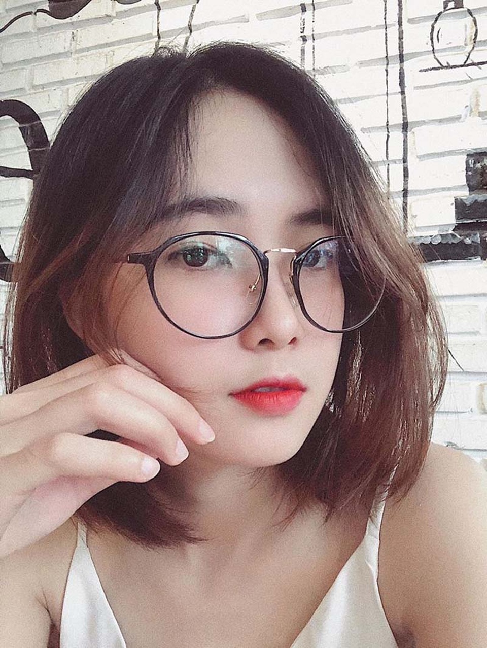 Cô Tấm thời hiện đại có làn da trắng bóc, nụ cười xinh hút hồn - 8 Cô Tấm thời hiện đại có làn da trắng bóc, nụ cười xinh hút hồn - 8