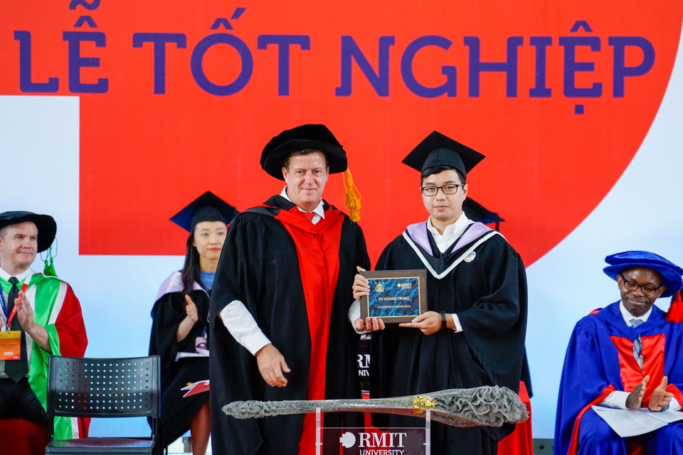Thủ khoa tốt nghiệp điểm tuyệt đối 4.0/4.0 ĐH RMIT:Tôi chơi nhiều hơn học - 1 Thủ khoa tốt nghiệp điểm tuyệt đối 4.0/4.0 ĐH RMIT:Tôi chơi nhiều hơn học - 1