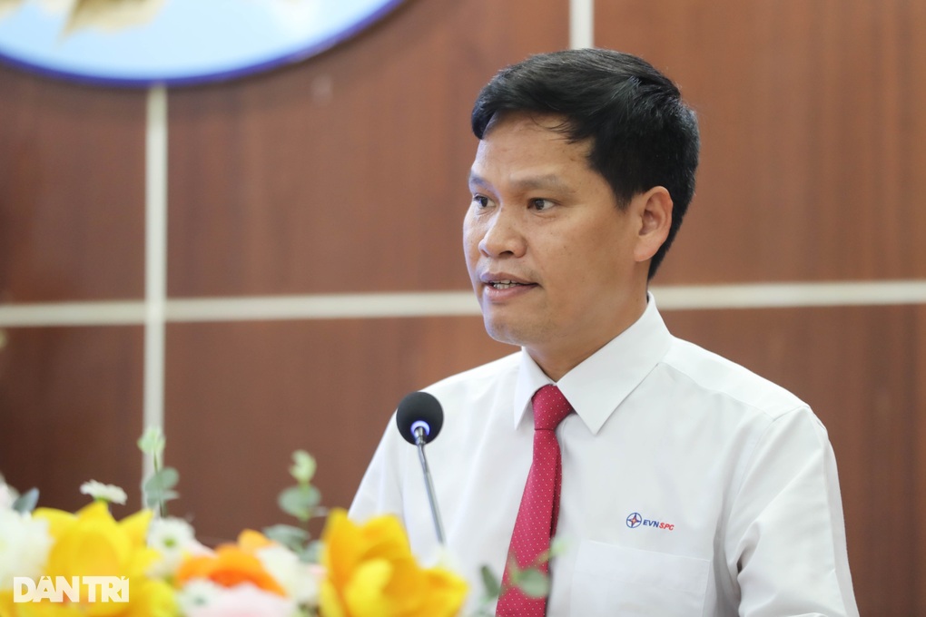 Tác phẩm về cực Nam Tổ quốc đoạt giải nhất cuộc thi ảnh 50 năm ngành điện miền Nam - 2 Tác phẩm về cực Nam Tổ quốc đoạt giải nhất cuộc thi ảnh 50 năm ngành điện miền Nam - 2