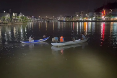 Huy động thợ lặn tìm kiếm thiếu niên 14 tuổi mất tích trên sông ở Gia Lai