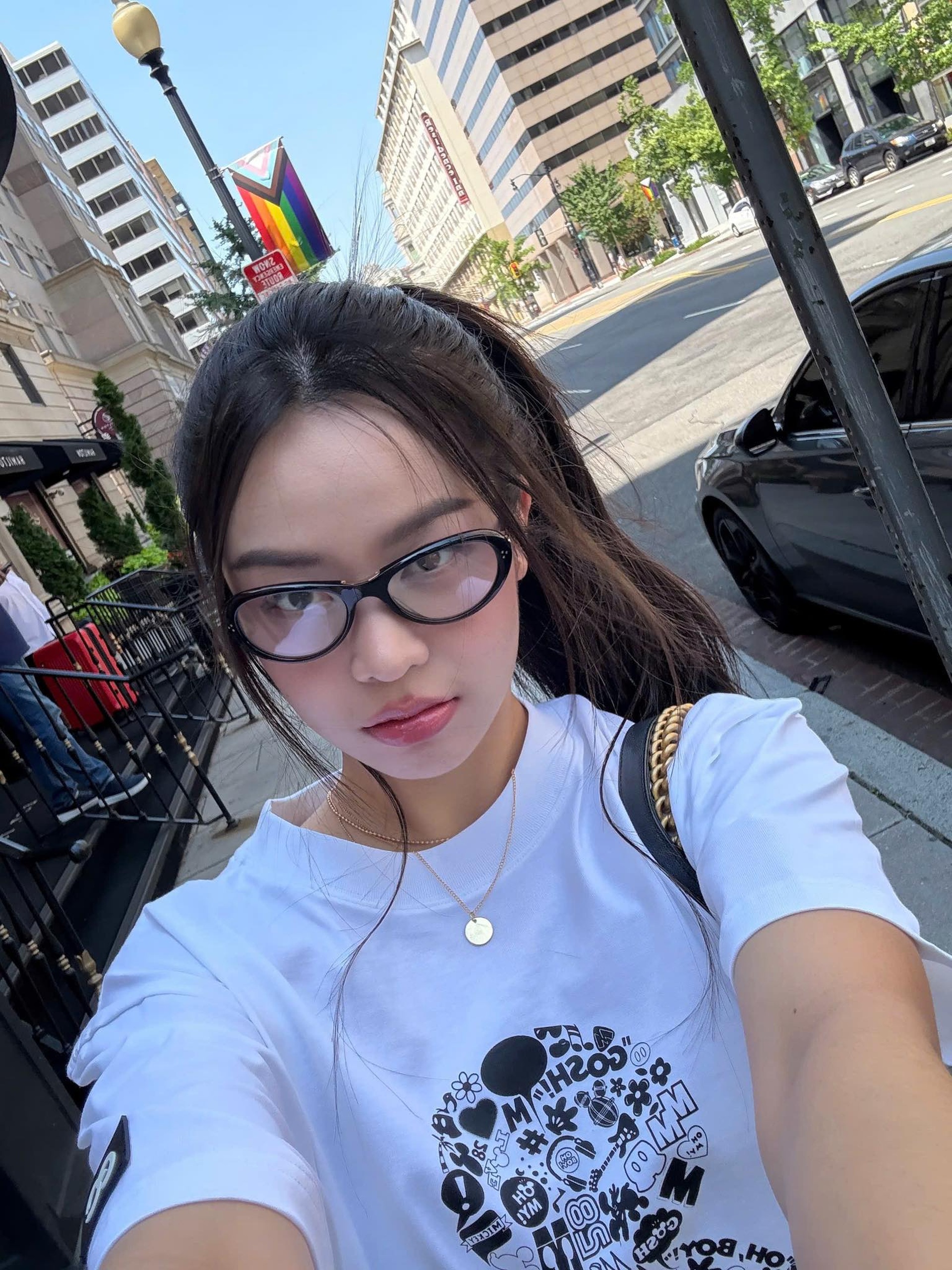 Hoa hậu Thanh Thủy có diện mạo khác lạ khi ở Mỹ, gây tranh luận trái chiều - 8 Hoa hậu Thanh Thủy có diện mạo khác lạ khi ở Mỹ, gây tranh luận trái chiều - 8