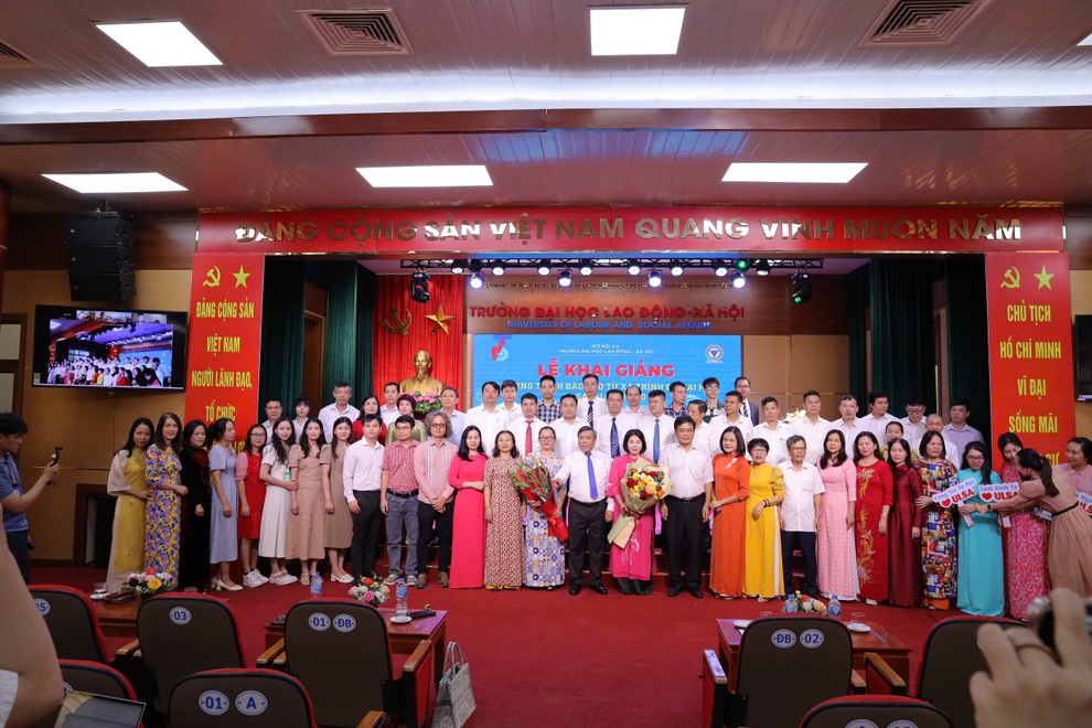 Trường Đại học Lao động - Xã hội công bố điểm sàn và chỉ tiêu tuyển sinh 2025 - 2 Trường Đại học Lao động - Xã hội công bố điểm sàn và chỉ tiêu tuyển sinh 2025 - 2