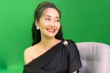 NSƯT Hạnh Thúy: Từng suýt bỏ học, giờ vẫn thức khuya học thạc sĩ ở tuổi U50