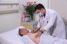 Cụ ông nguy kịch sau khi uống 20 viên "thuốc lạ" để chữa bệnh tim