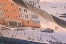 Nga: Thoát chết thần kỳ sau khi rơi từ tầng 9 tòa nhà xuống đất