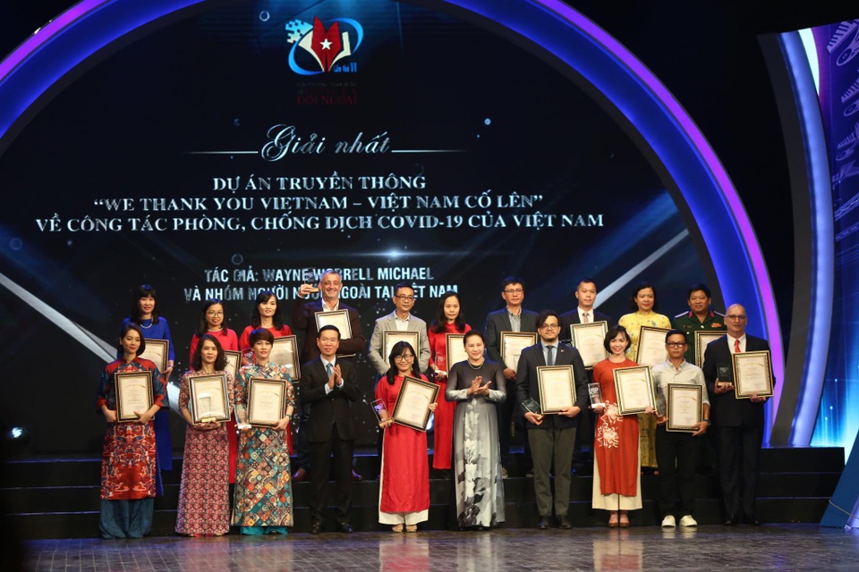 Báo Dân trí giành 2 giải báo chí toàn quốc về thông tin đối ngoại - 2 Báo Dân trí giành 2 giải báo chí toàn quốc về thông tin đối ngoại - 2
