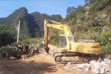 Nữ phiên dịch trẻ tử vong do bị đá lăn trúng