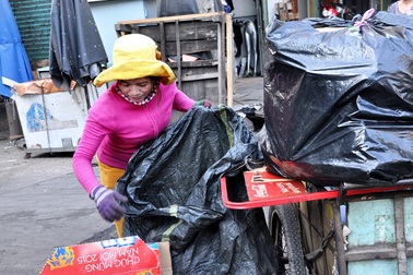 Người mua ve chai sẽ được nhận đủ 5 triệu yên