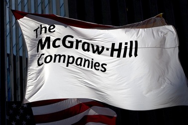 Moody's bất ngờ hạ bậc tín nhiệm công ty mẹ của... S&P