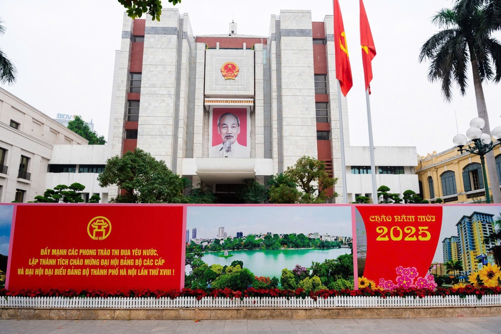 Pháo hoa vẽ lên bầu trời khát vọng một năm mới rực rỡ - 2 Pháo hoa vẽ lên bầu trời khát vọng một năm mới rực rỡ - 2