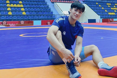 Vận động viên đấu vật điển trai tựa "nam thần" tại SEA Games 31