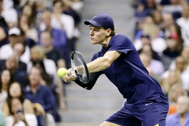 Sinner "rửa hận" trước Bublik, giành vé vào tứ kết US Open