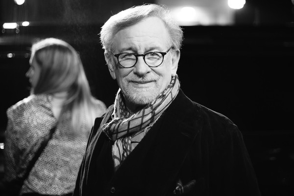 Đạo diễn Steven Spielberg xấu hổ khi con gái nuôi muốn đóng phim cấp ba - 9 Đạo diễn Steven Spielberg xấu hổ khi con gái nuôi muốn đóng phim cấp ba - 9