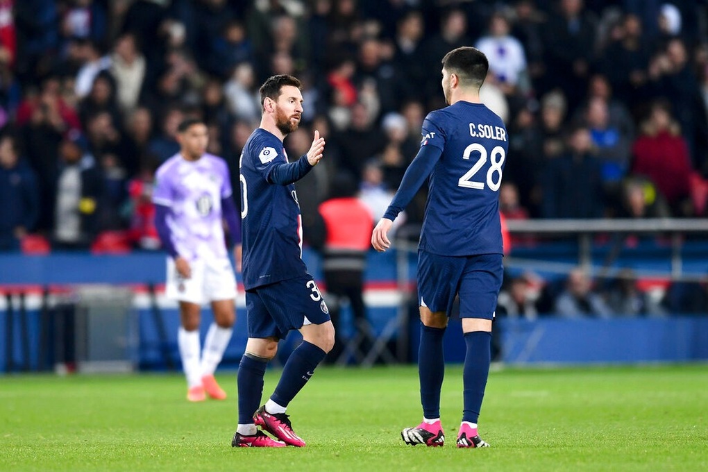 Messi tỏa sáng giúp PSG ngược dòng hạ gục Toulouse - 4 Messi tỏa sáng giúp PSG ngược dòng hạ gục Toulouse - 4
