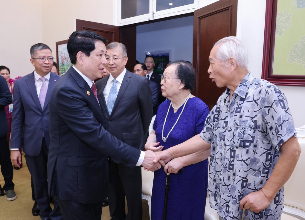 Chủ tịch nước Lương Cường tiếp gia đình các nhân sĩ hữu nghị Trung Quốc - 1 Chủ tịch nước Lương Cường tiếp gia đình các nhân sĩ hữu nghị Trung Quốc - 1