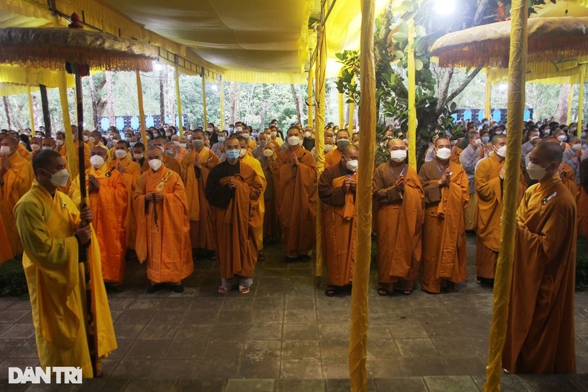 Hình ảnh tại lễ nhập kim quan Thiền sư Thích Nhất Hạnh - 3 Hình ảnh tại lễ nhập kim quan Thiền sư Thích Nhất Hạnh - 3