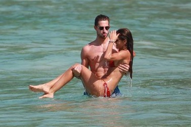 Thủ thành PSG bị bạn gái tố ham mê tình dục, chểnh mảng sân cỏ