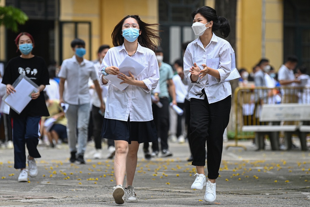 Sĩ tử quyết dành 6 ngày 6 đêm ngủ nướng sau kỳ thi tốt nghiệp THPT - 3 Sĩ tử quyết dành 6 ngày 6 đêm ngủ nướng sau kỳ thi tốt nghiệp THPT - 3