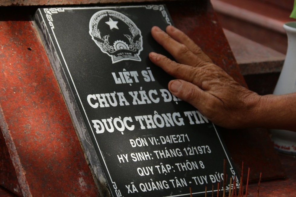 Người bệnh binh vẽ sơ đồ mộ đồng đội bằng những ký ức lửa - 13 Người bệnh binh vẽ sơ đồ mộ đồng đội bằng những ký ức lửa - 13