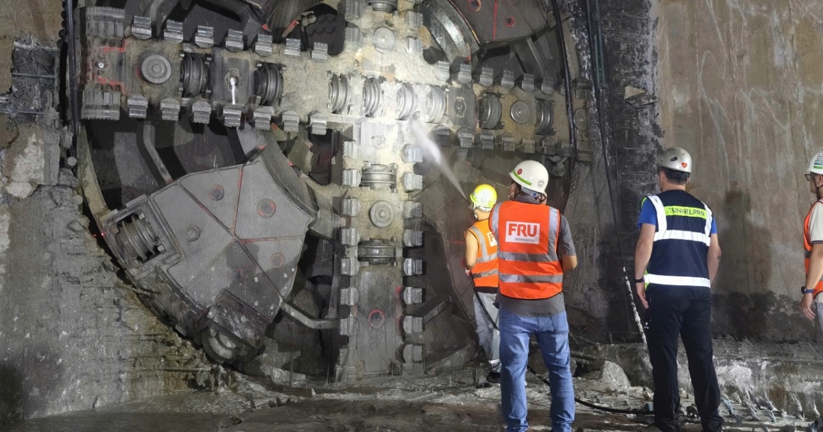 Máy đào hầm “Táo bạo” metro Nhổn - ga Hà Nội đã khoan đến ga ngầm Cát Linh